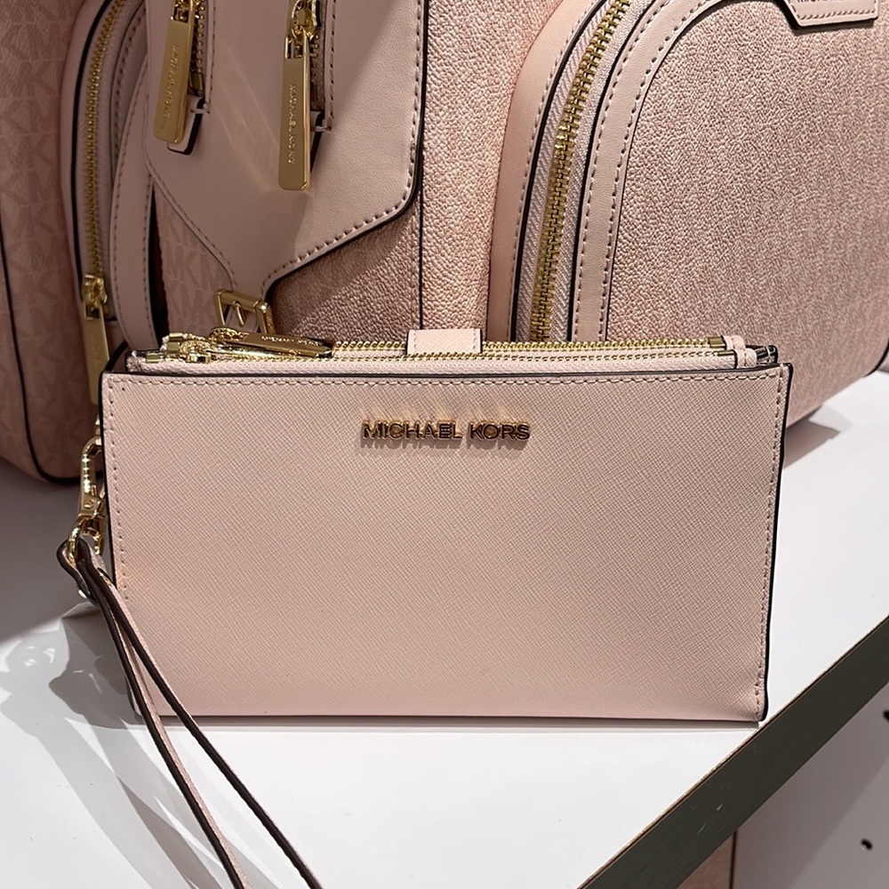MICHAEL KORS LARGE DOUBLE ZIP WRISTLET WALLET PHONE CASE CLUTCH
Powder Blush - Picture 1 of 16